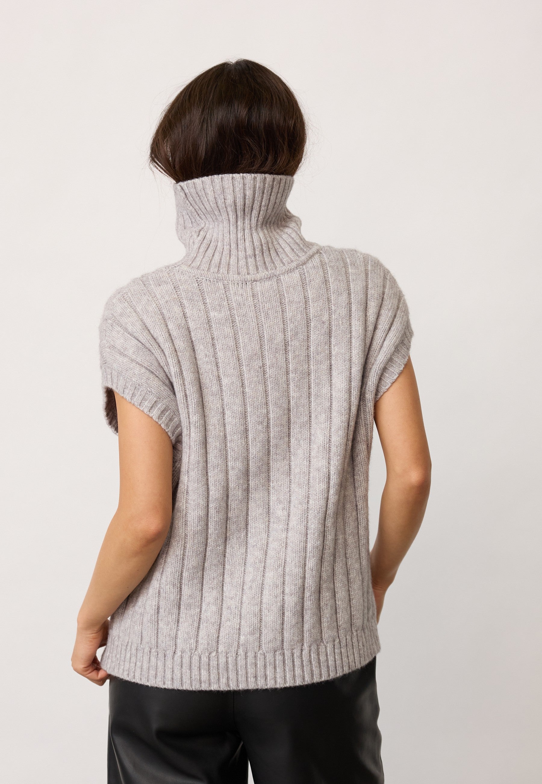 32222 RowCC Oversize Cable Knit Vest - Grey Melange - Co'couture