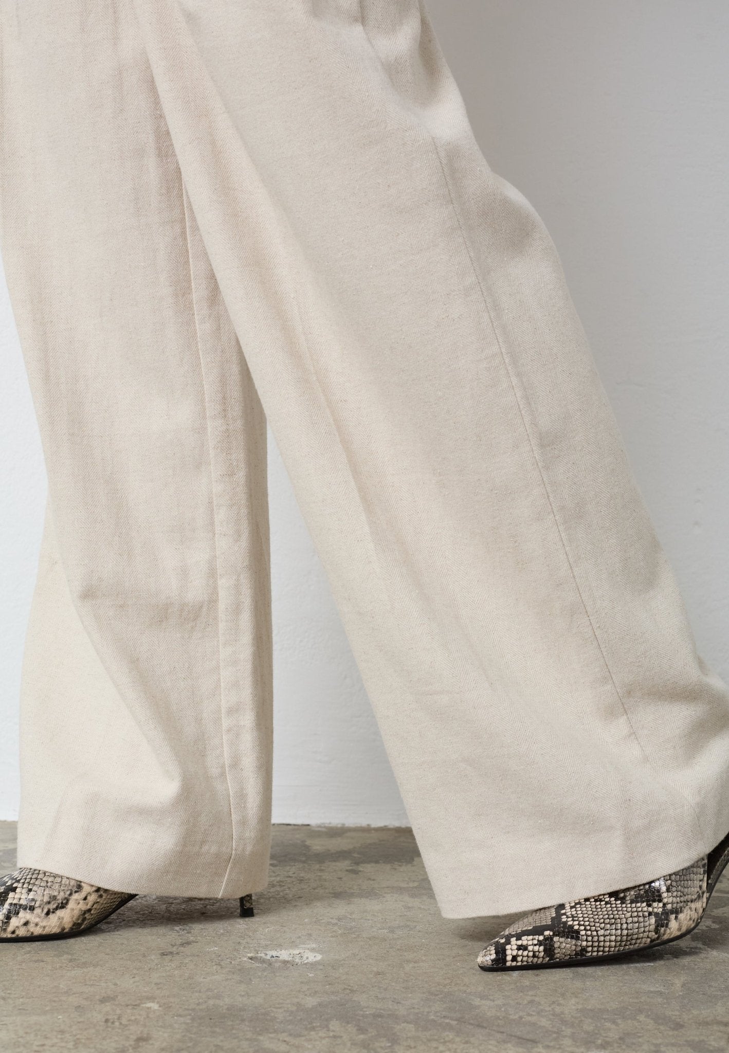 LeenaCC Linen Pleat Pant - Bone - Co'couture