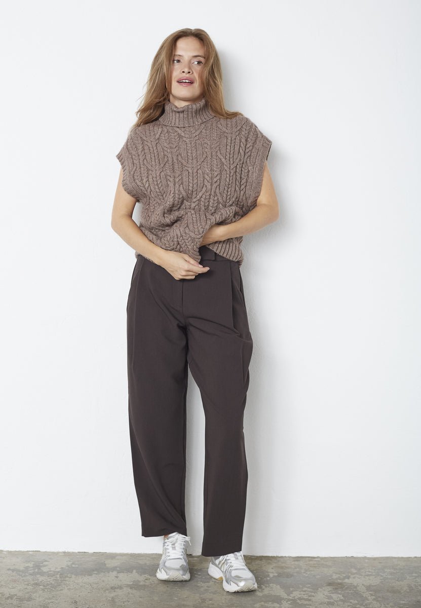 RowCC Oversize Cable Knit Vest - Walnut - Co'couture